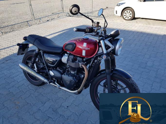 TRIUMPH STREET TWIN 17/17